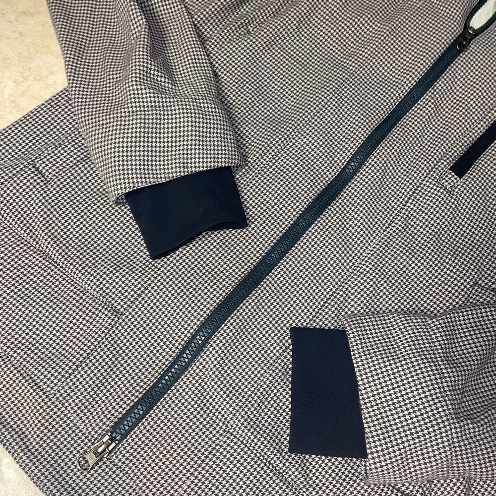 Lululemon Houndstooth Brown Rain Jacket - Picture 2 of 8